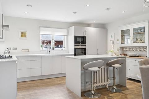 2 bedroom flat for sale, Portland Crescent, Buckinghamshire SL7