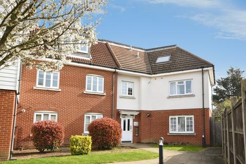2 bedroom flat for sale, Gillian Crescent, Romford