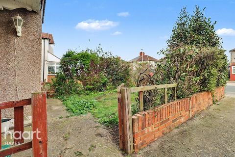 3 bedroom semi-detached house for sale, Crowland Avenue, Hayes