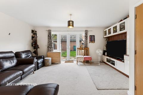 undefined, Redwood Drive, Epsom