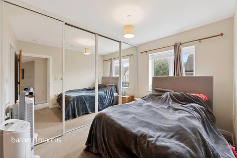 undefined, Redwood Drive, Epsom