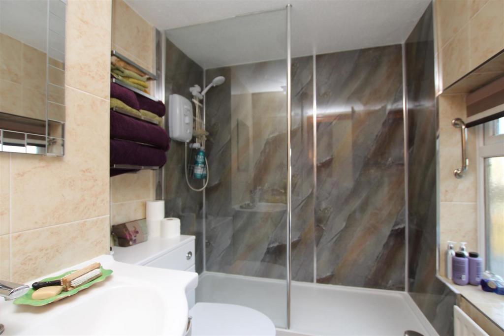 Shower Room.JPG