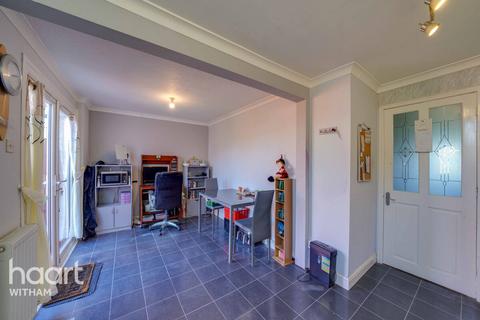 3 bedroom end of terrace house for sale, Osbert Road, Witham