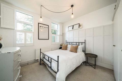 1 bedroom flat for sale, Burlington Road, London W4