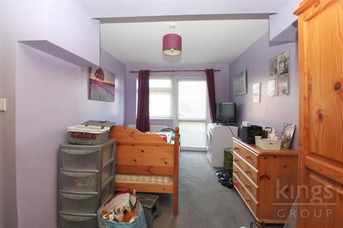 3 bedroom terraced house for sale, Manor Way, Cheshunt, Waltham Cross