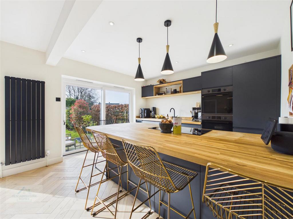 Open Plan Kitchen / Dining