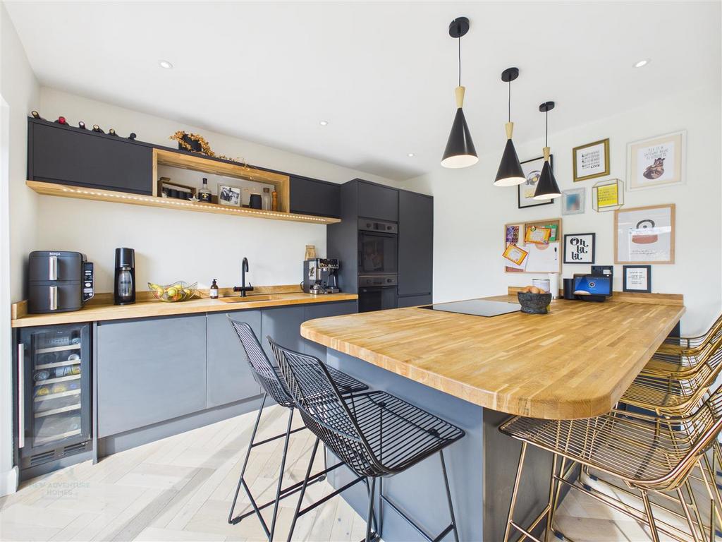 Open Plan Kitchen / Dining