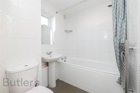 undefined, Lind Road, Sutton