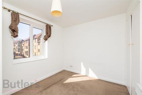 undefined, Lind Road, Sutton