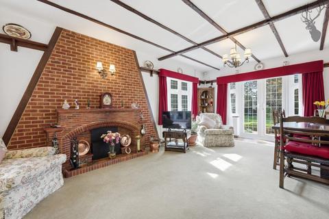 2 bedroom bungalow for sale, Stapleford Road, Stapleford Abbotts, Romford