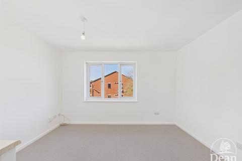 1 bedroom flat for sale, Fairways Avenue, Coleford