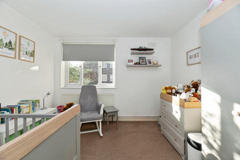2 bedroom flat for sale, Clayton Road, Chessington, KT9