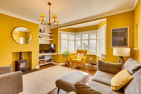 4 bedroom semi-detached house for sale, Cottesmore Gardens, Leigh-on-sea, SS9