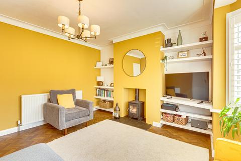 4 bedroom semi-detached house for sale, Cottesmore Gardens, Leigh-on-sea, SS9