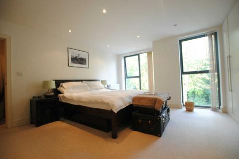 2 bedroom flat to rent, Taymount Rise Forest Hill SE23