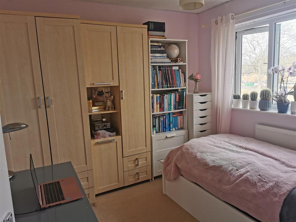 2nd Bedroom