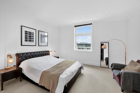 undefined, Leman Street, London E1