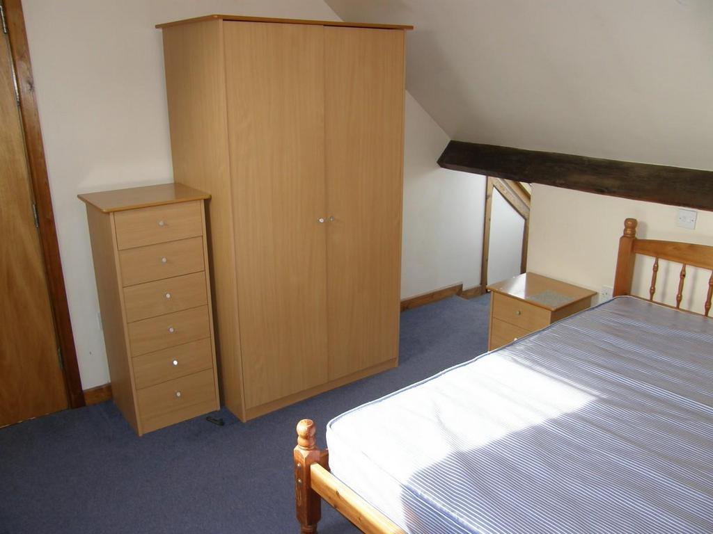 Crombie-ave-100-20-bed-5.jpg