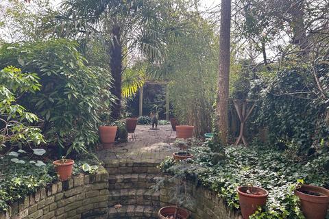 4 bedroom house for sale, Canonbury Square, London, N1