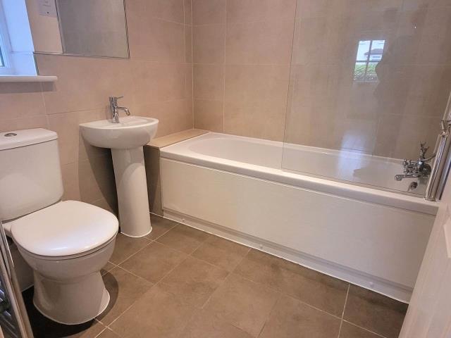 Bathroom (17).jpg