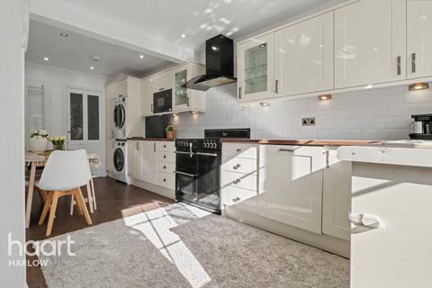 undefined, Sadlers Mead, Harlow