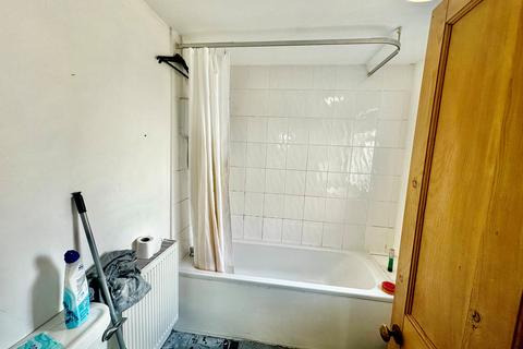 2 bedroom terraced house to rent, Phyllis Grove, Nottingham, NG10