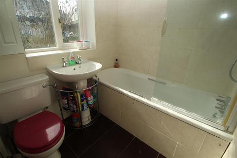 2 bedroom end of terrace house to rent, Wheelers Park, High Wycombe HP13