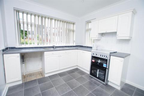2 bedroom semi-detached bungalow to rent, Farlea Drive, Eccleshill, BD2