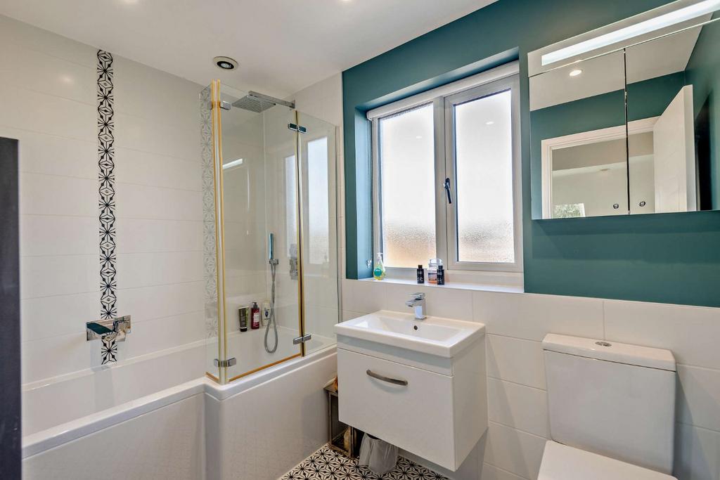 2nd Floor Bathroom