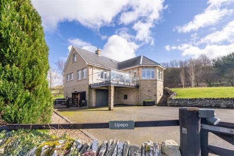 undefined, Upepo, Kirkton