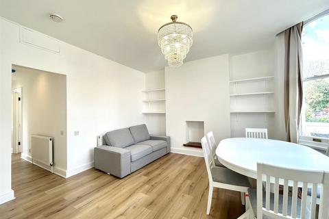 2 bedroom house to rent, Heathfield Road, London