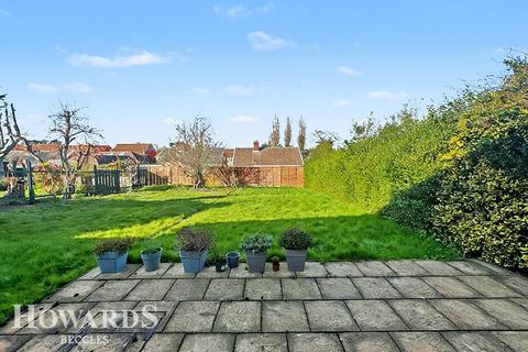 2 bedroom detached bungalow for sale, Annandale Drive, Beccles