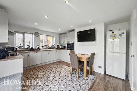 2 bedroom detached bungalow for sale, Annandale Drive, Beccles