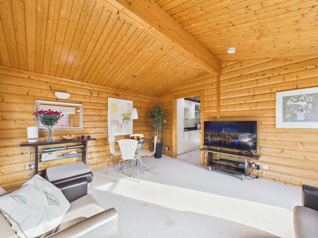 Cam01984 g0 pr0577 still003