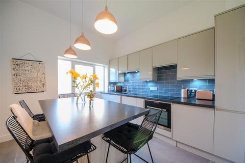 2 bedroom flat for sale, Radford Road, Leamington Spa