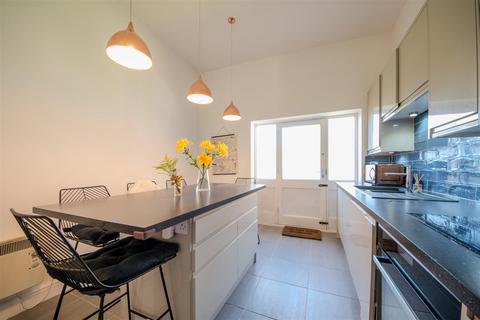 2 bedroom flat for sale, Radford Road, Leamington Spa
