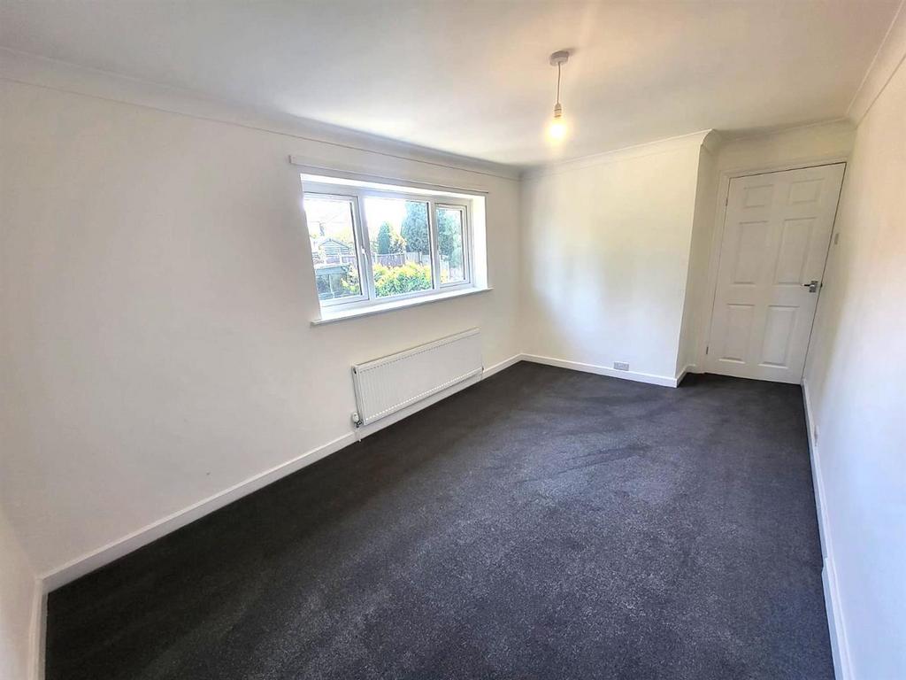 Bedroom 1 Pic 2