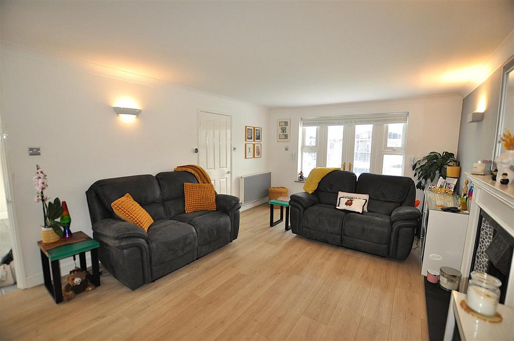 Lounge 2.JPG