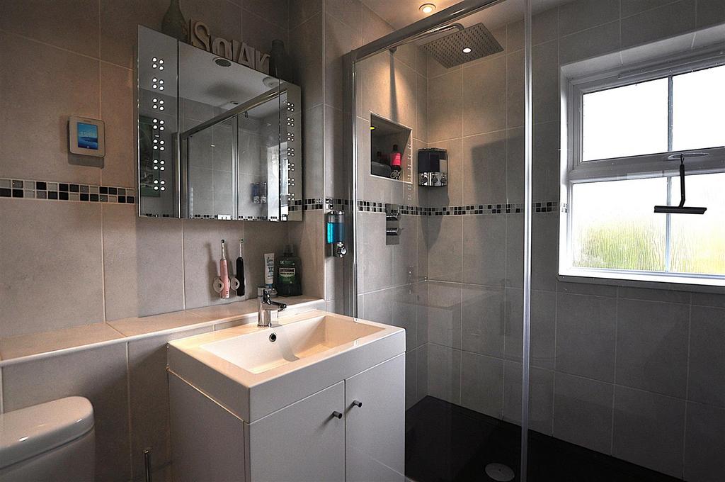 En-Suite Shower Room.JPG