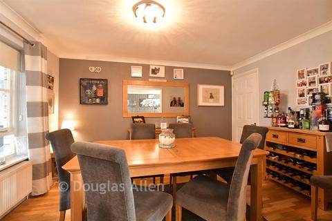 undefined, High Road North, Basildon SS15