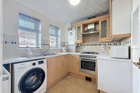 3 bedroom end of terrace house to rent, Thrush Close, St. Mellons, CF3