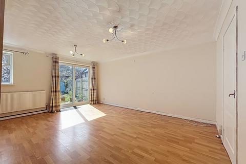 3 bedroom end of terrace house to rent, Thrush Close, St. Mellons, CF3