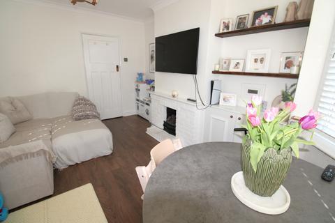 2 bedroom maisonette for sale, Granton Avenue, Upminster RM14