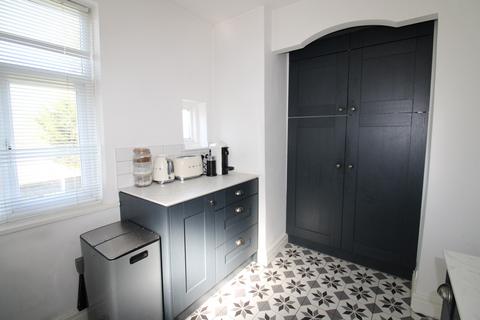 2 bedroom maisonette for sale, Granton Avenue, Upminster RM14