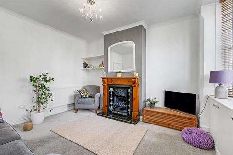 3 bedroom end of terrace house for sale, Denison Street