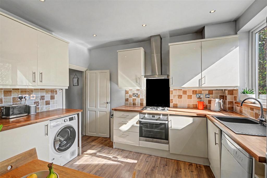 Kitchen 3.jpeg