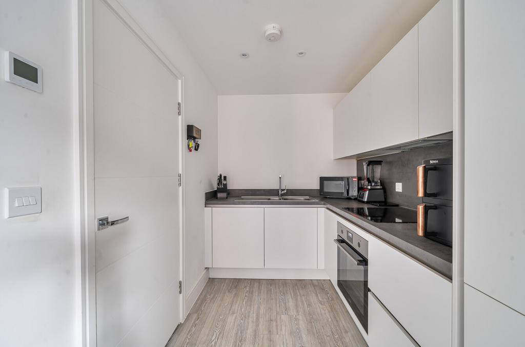 1425955-9-69bd6f7...