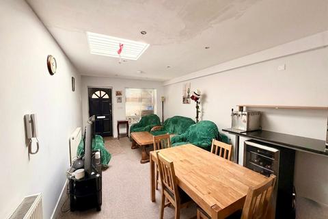 2 bedroom terraced house to rent, Ongar Road, Brentwood