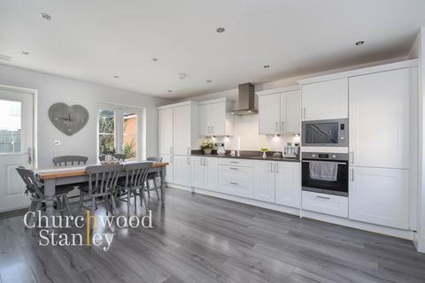 4 bedroom semi-detached house for sale, James Parnell Drive, Colchester, CO2