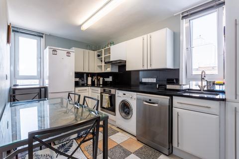 3 bedroom flat to rent, Hotspur Street, London SE11